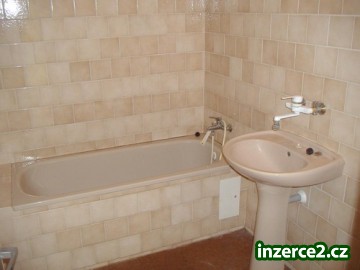 Nabízíme k pronájmu pěkný byt 3+1 v Jaroměři_1 85808_1.jpg