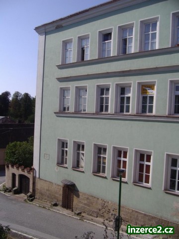 Nabízíme k pronájmu komerční prostory v Jaroměři_1 85897_1.jpg